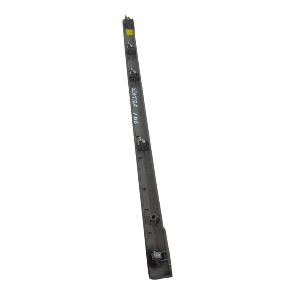 Moldura Aplique Friso Nissan Sentra 2007 2008 2009 10 A 2013 Prata 4