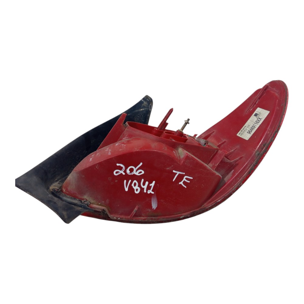 Lanterna Esquerda Peugeot 206 2000 2001 2002 2003 04 A 2008 Esquerdo/motorista Vermelho/branco 8