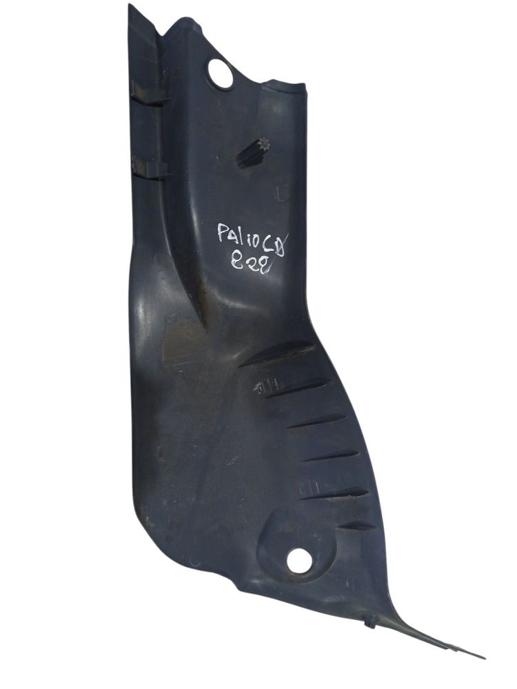 Moldura Traseiro Direito Fiat Palio Wekeend 1997 1998 A 2001 2