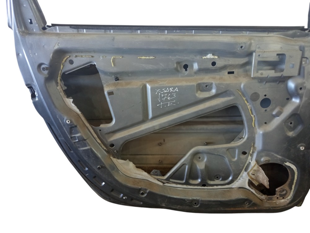Porta Traseira Esquerda Citroen Xsara Picasso 2001 A 2012 Traseira Esquerdo Vermelho 4