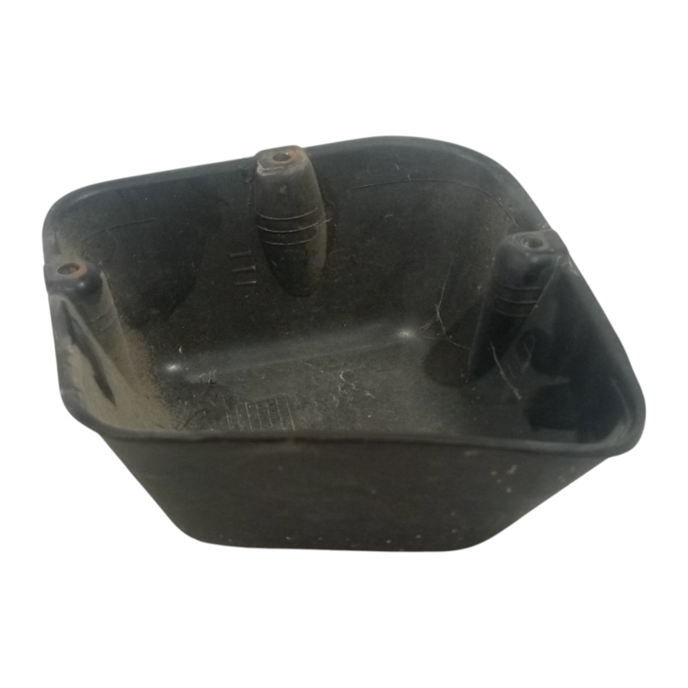 Protetor Interno Lanterna Tras Direita Fiat Siena 2005/2014 8