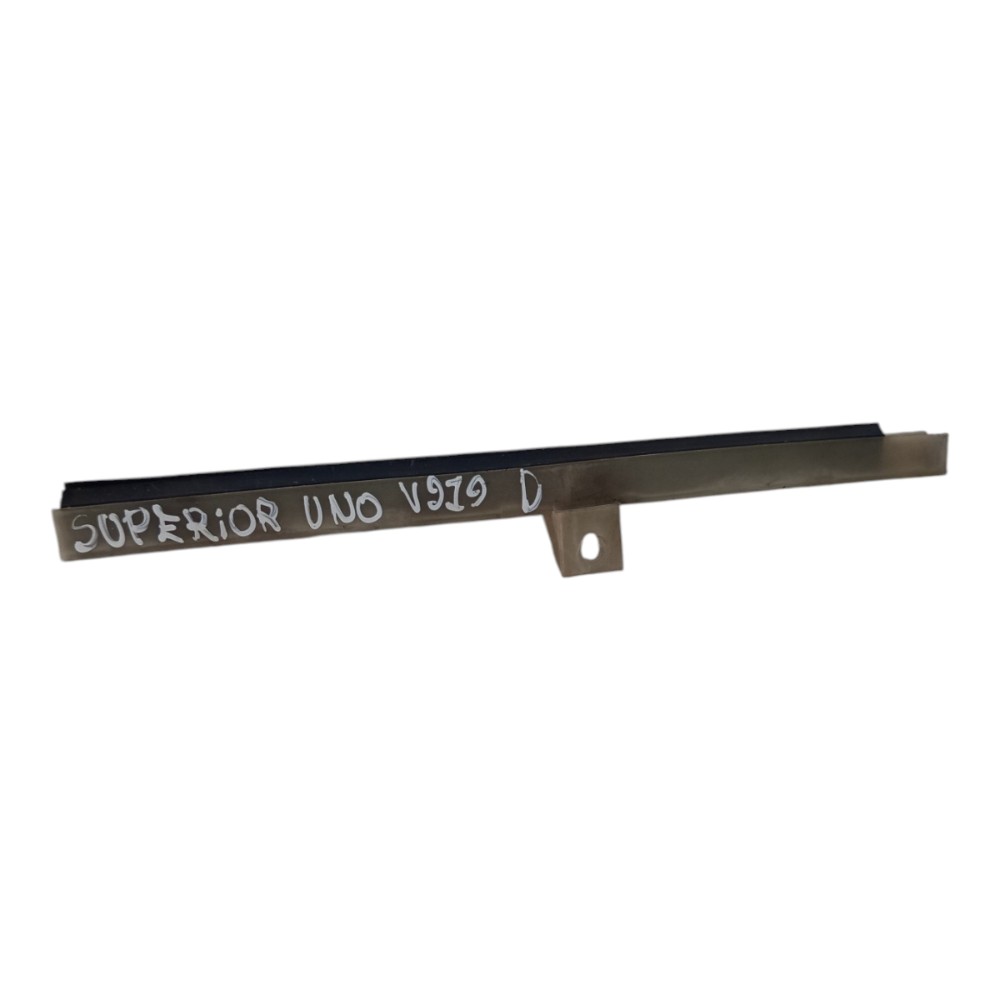 Guia Vidro Porta Dianteira Direita Fiat Uno 1999 A 2010 6