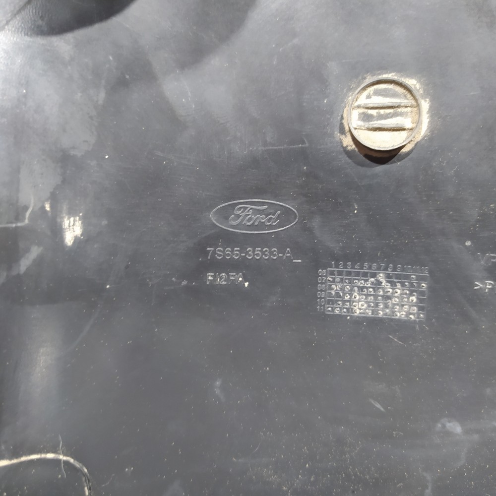 Moldura inferior coluna de direção fiesta 570 kd1 8