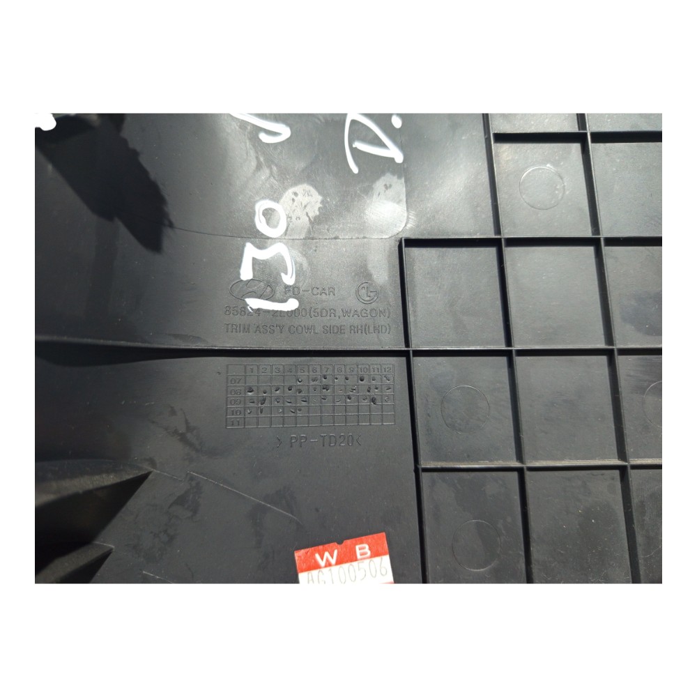Soleira Dianteira Lado Direito Hyundai I30 2.0 2009 A 2012 6