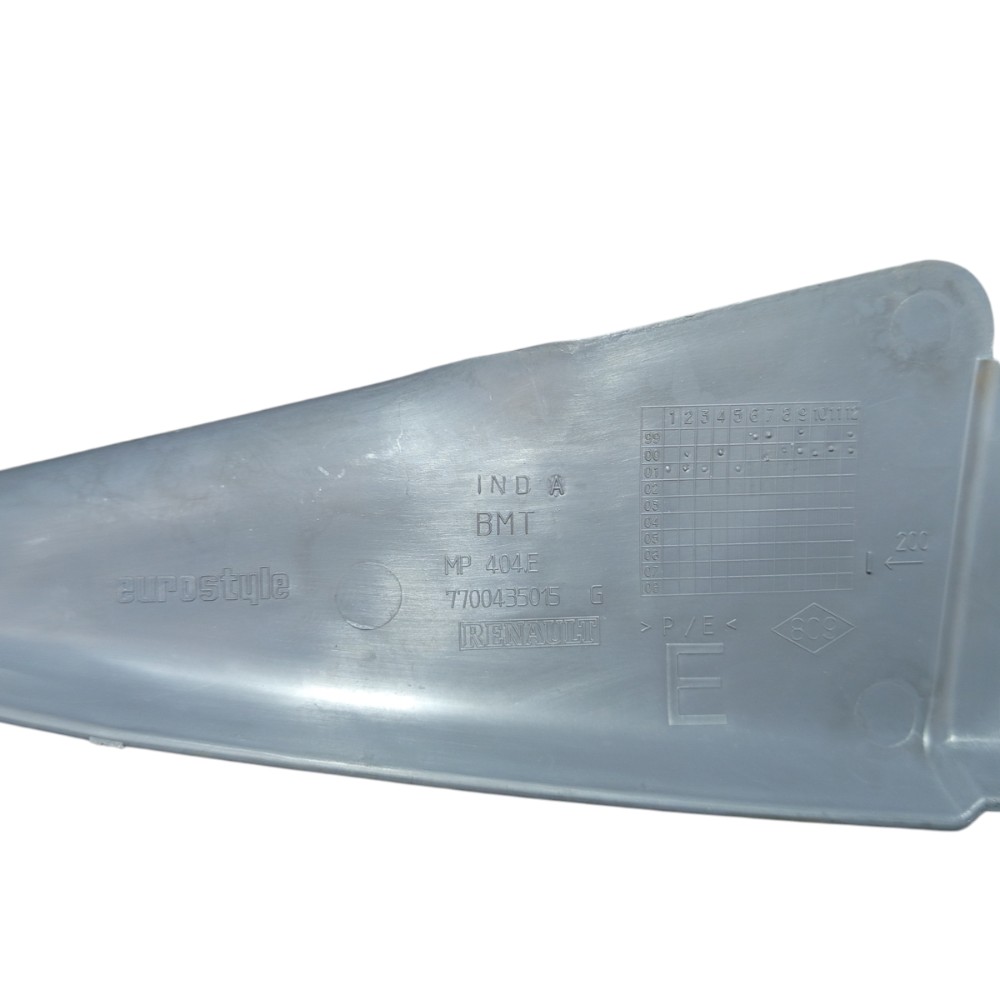 Moldura Porta Malas Lado Esquerdo Renault Clio 2000 A 2012 7