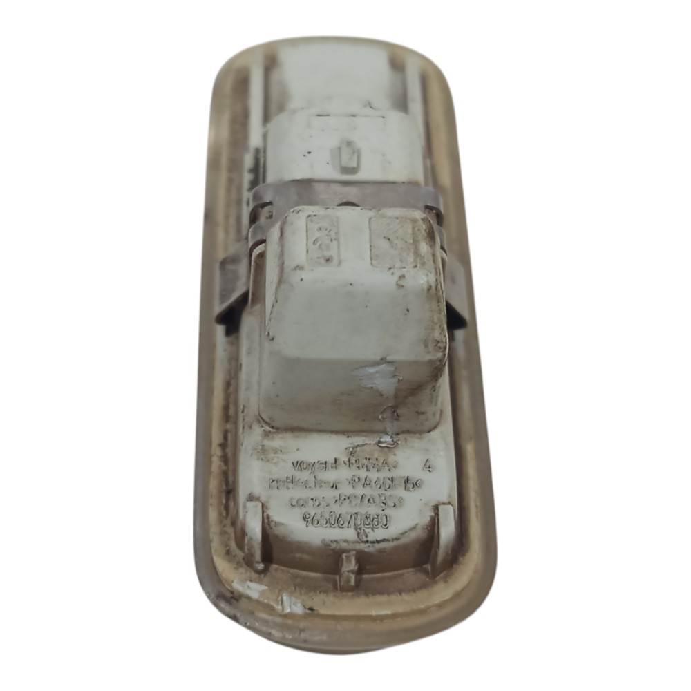 Luz Placa Traseira Citroen C4 Pallas 2008 2009 2010 A 2012 5