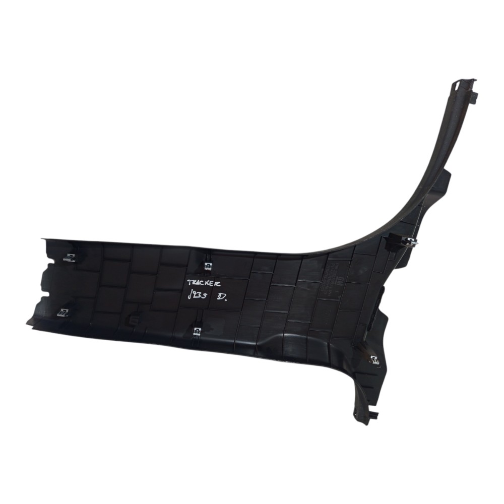 Acabamento Coluna Direita Chevrolet Gm Tracker 2021 A 2024 5
