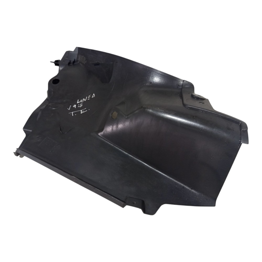 Moldura Coluna Inferior Traseiro Le Fiat Linea 2009 A 2014 Preto 4