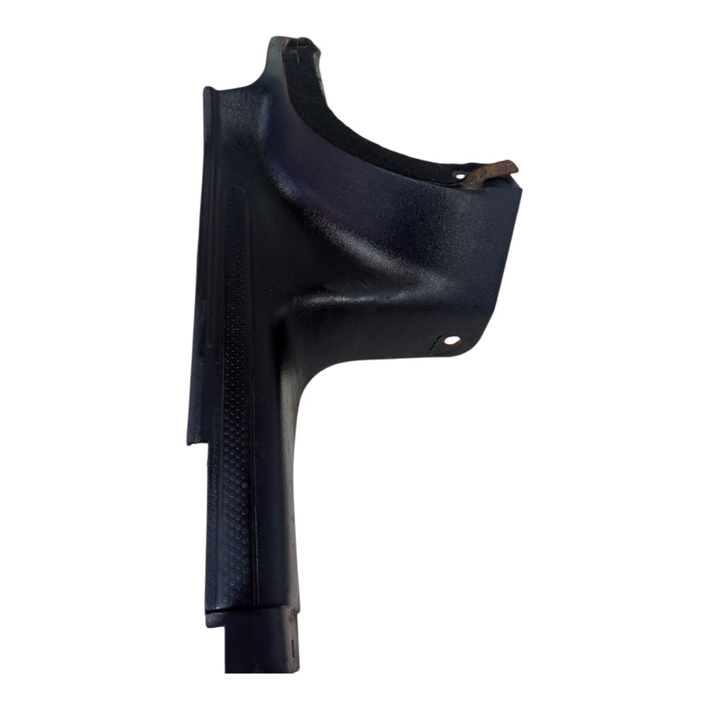 Soleira Lateral Banco Traseiro Direito Vw Golf 1994 A 1998 4