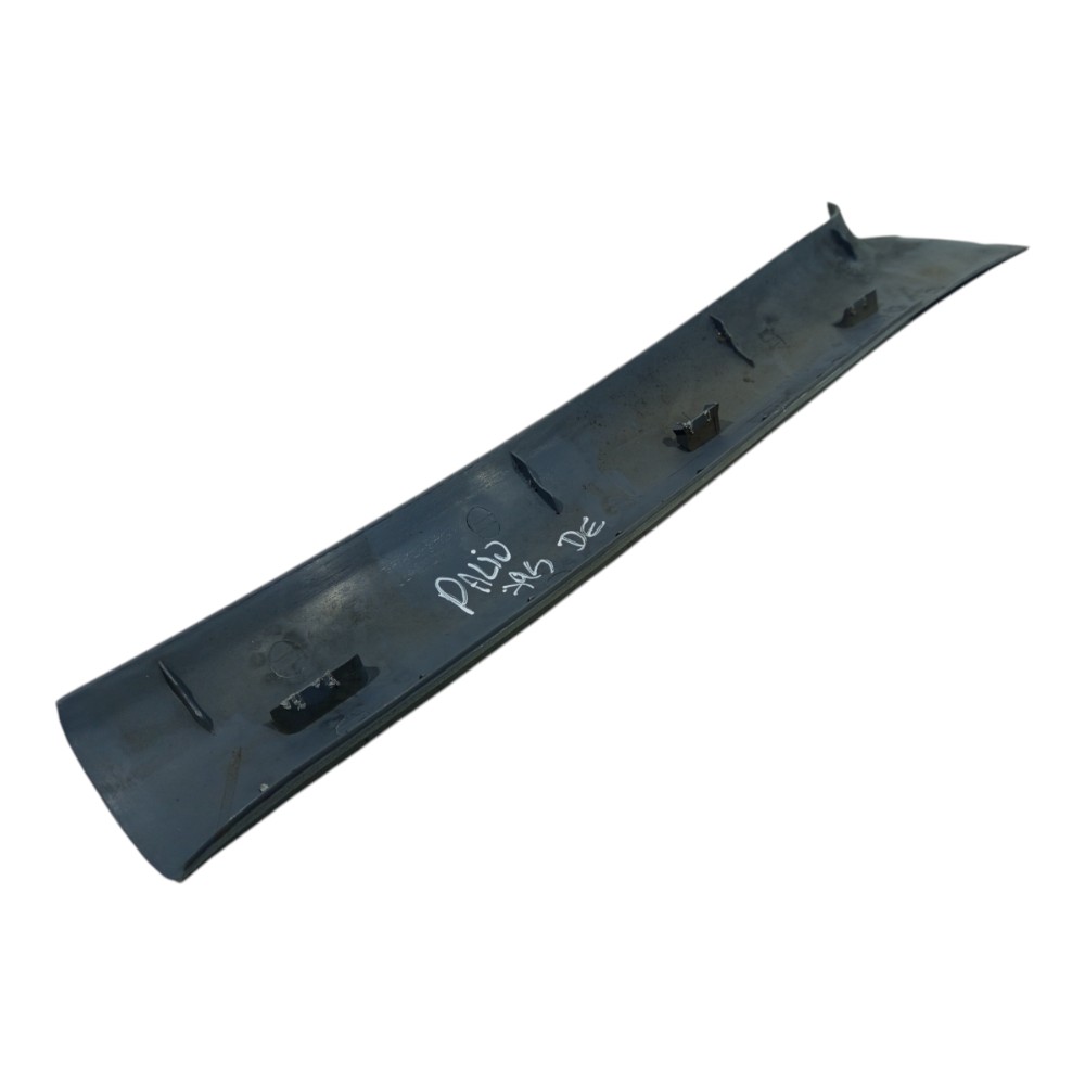 Moldura Coluna Esquerda Parabrisa Fiat Palio 2001 A 2007 5