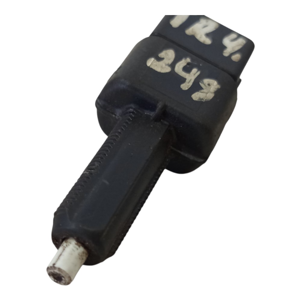 Sensor Interruptor Luz Break Mitsubishi Pajero 2003 A 2015 7