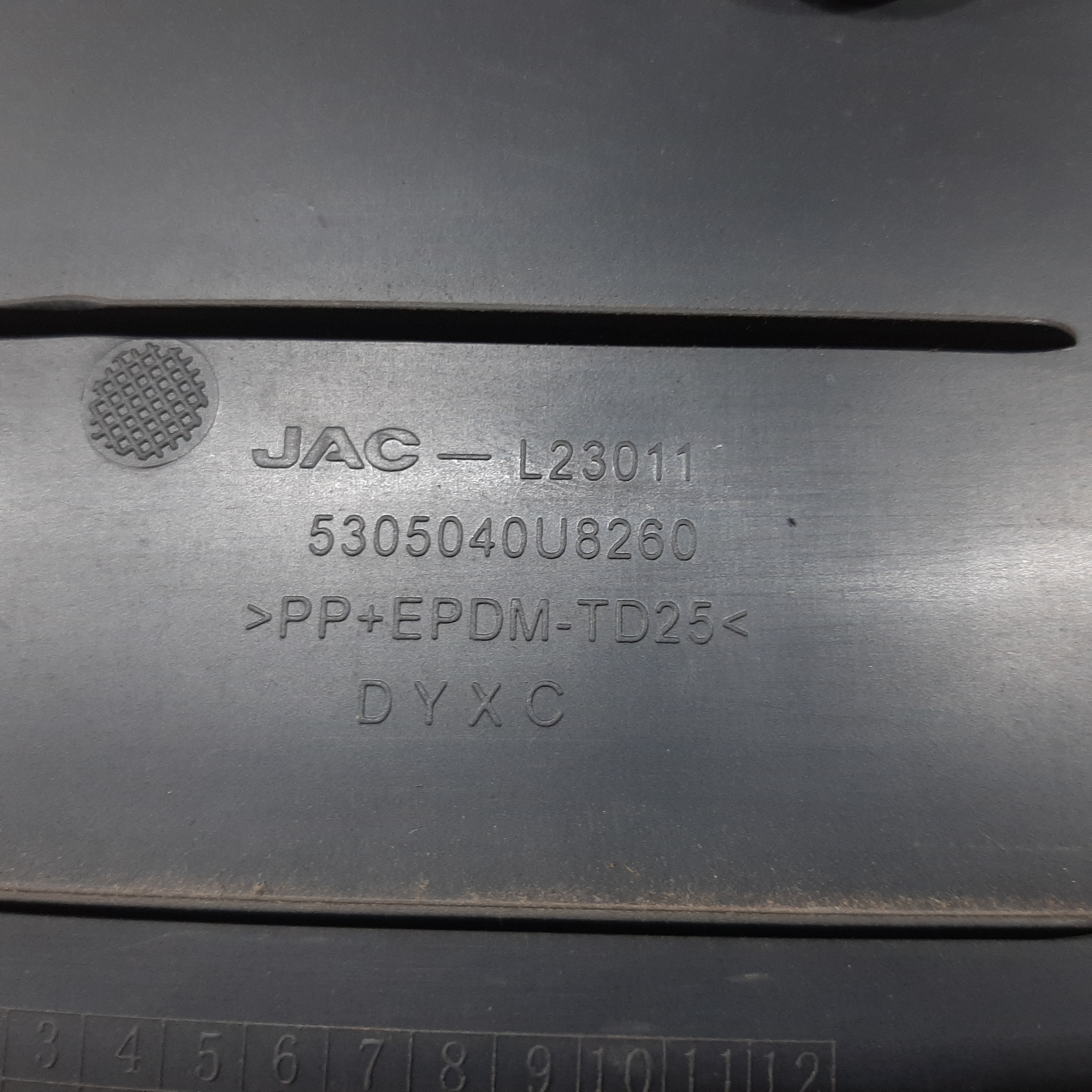 Acabamento Esquerdo Console Central Jac J3 2010 2011 A 2015 7