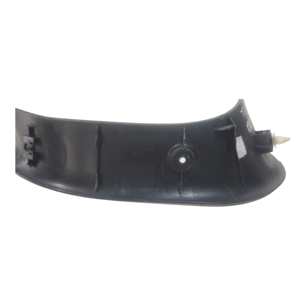 Moldura Tampa Porta Malas Traseira Direita Bmw 120i 06 A 12 6