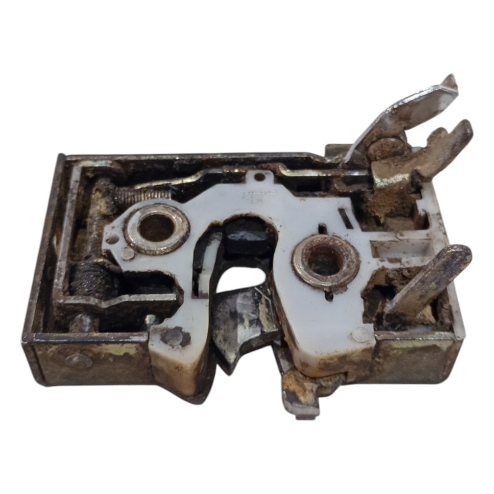 Fechadura Trava Porta Dianteira Direita Vw Gol 1980 A 1993 4