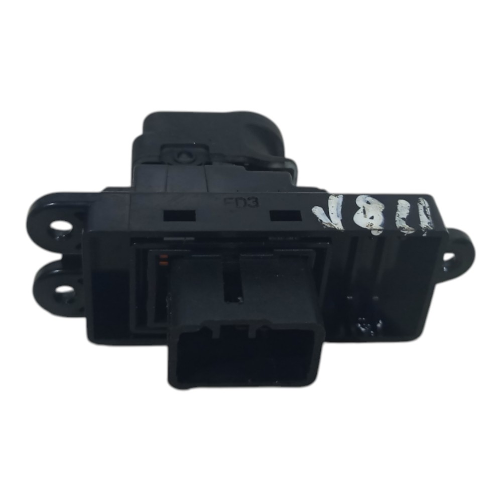 Botão Vidro Elétrico Traseiro Esq. Hyundai I30 2009 A 2012 3