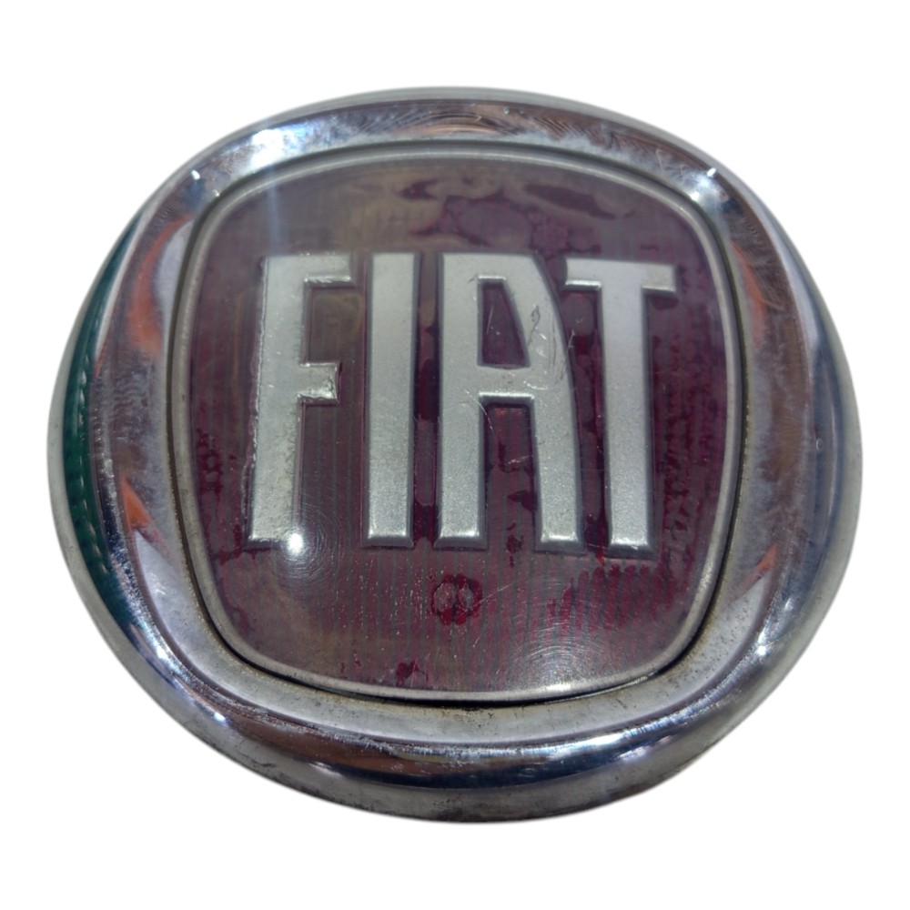 Emblema Tampa Traseira Fiat Linea 2009 2010 A 2014 Avaria Vermelho E Cromado 1