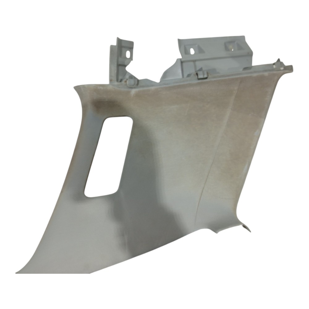 Moldura Coluna Traseira Esquerda Vw Golf 1993 1994 95 A 1999 2