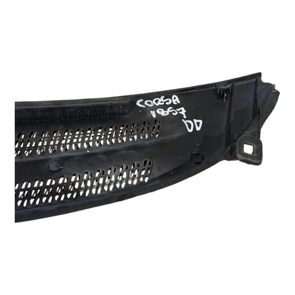 Moldura Churrasqueira Direita Gm Corsa 1994 1995 96 A 2002 7
