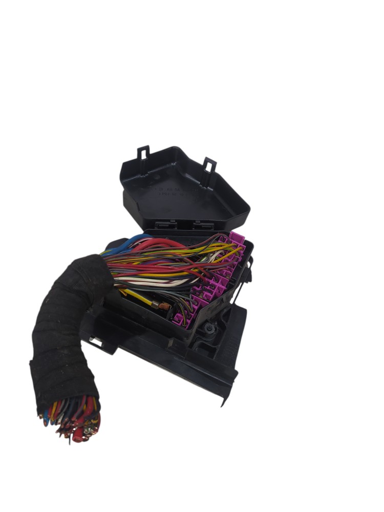 Caixa De Fusíveis Volkswagen Audi 2000 2001 2002 2003 A 2005 4