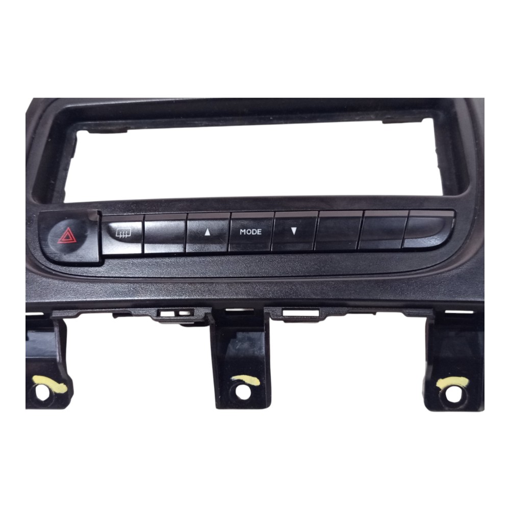 Moldura Painel Central Multimídia Fiat Siena 2012 A 2021 Preto 2