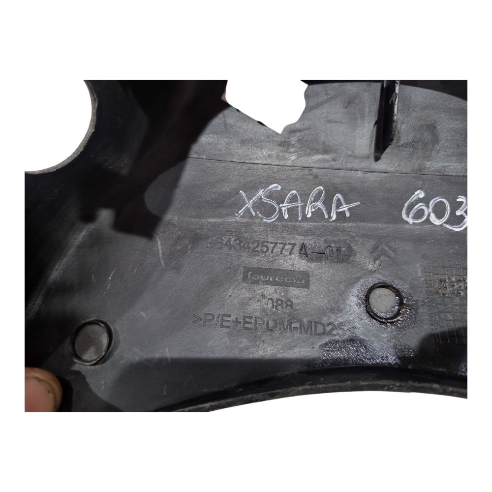 Moldura Chave Seta Direção Superior Citroen Xsara 99 A 2009 9