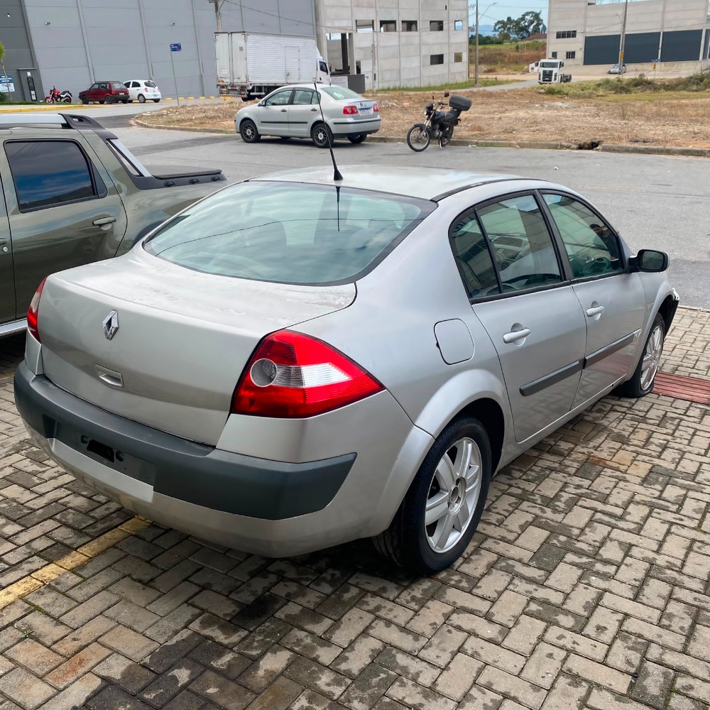 SUCATA Renault Megane Dynamique 1.6 16v Flex 115cv K4M 2009 5