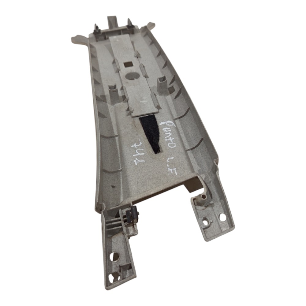 Mondura Coluna Central Esquerdo Fiat Punto 2009 2010 A 2015 6