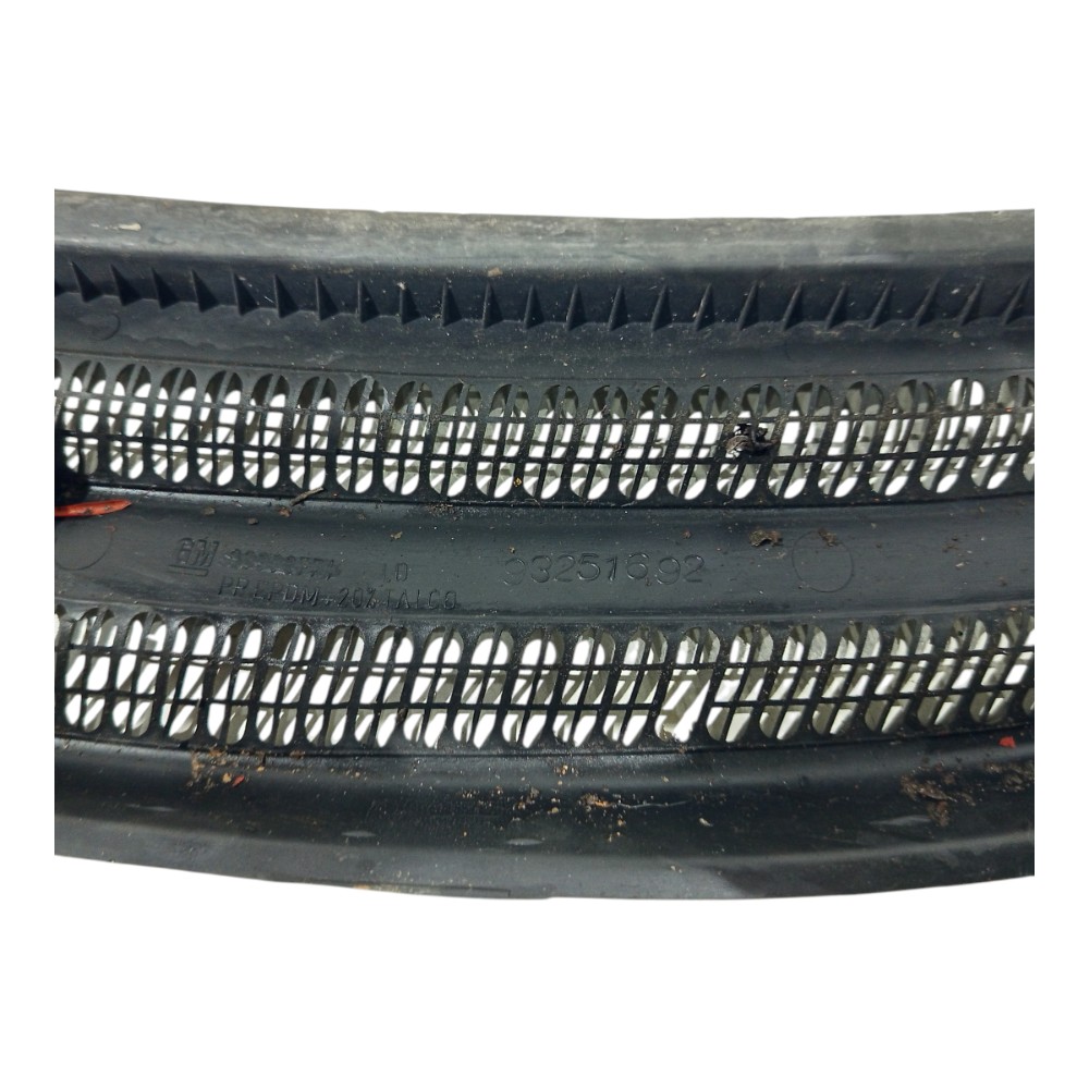 Grade Churrasqueira Direita Gm Chevrolet Corsa 1993 A 2000  Preto Natural 4