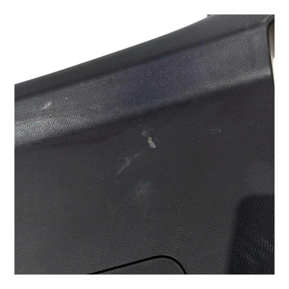 Acabemento interno tampa traseira Gm Sonic hatch  2012 a 16 4