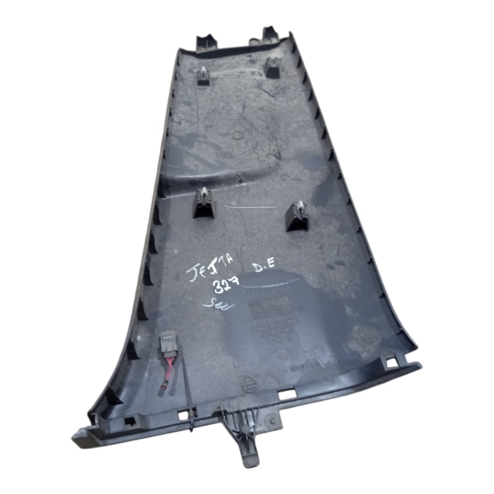Acabamento Coluna Esquerda Volkswagen Jetta 2012 2013 A 2018 4