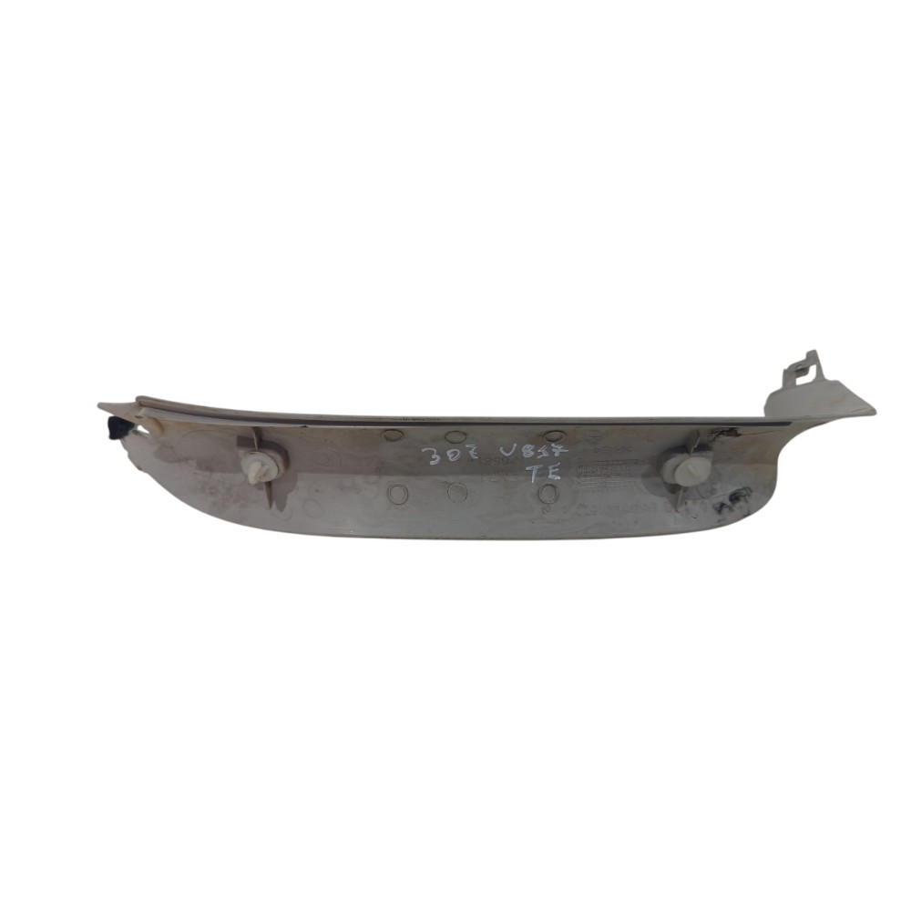 Acabamento Tampa Vidro Tras Esquerdo Peugeot 307 2001 A 2008 7