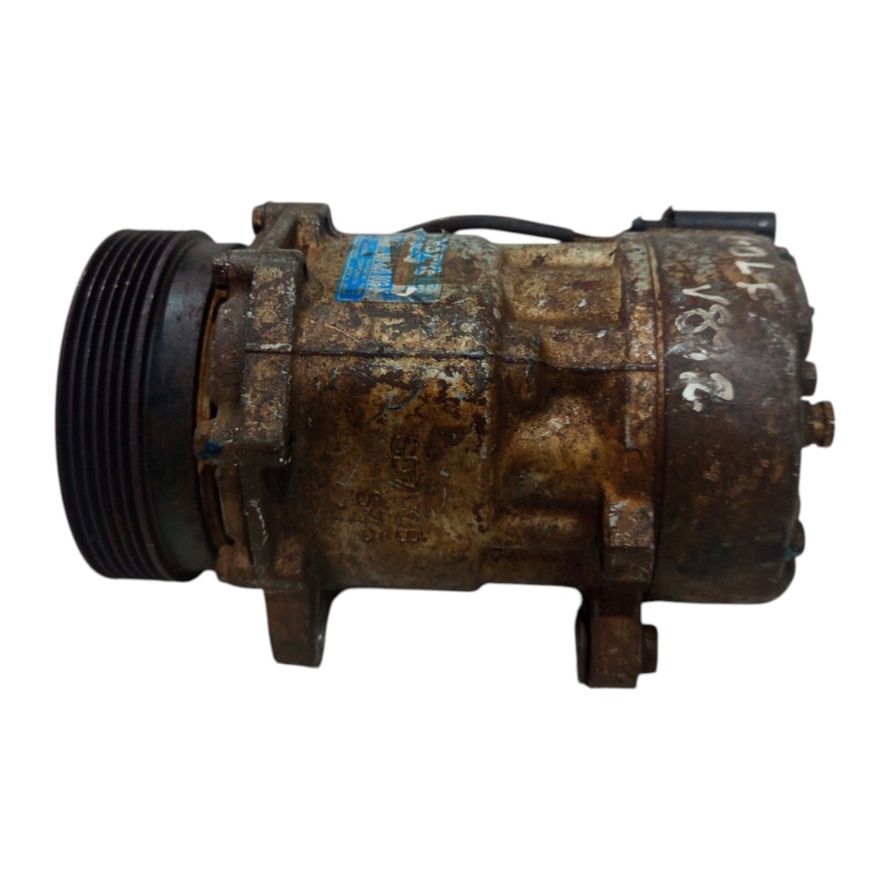 Compressor Ar Cond Vw Golf 1.6 8v 06 A 10 Pra Retirar Peças 2