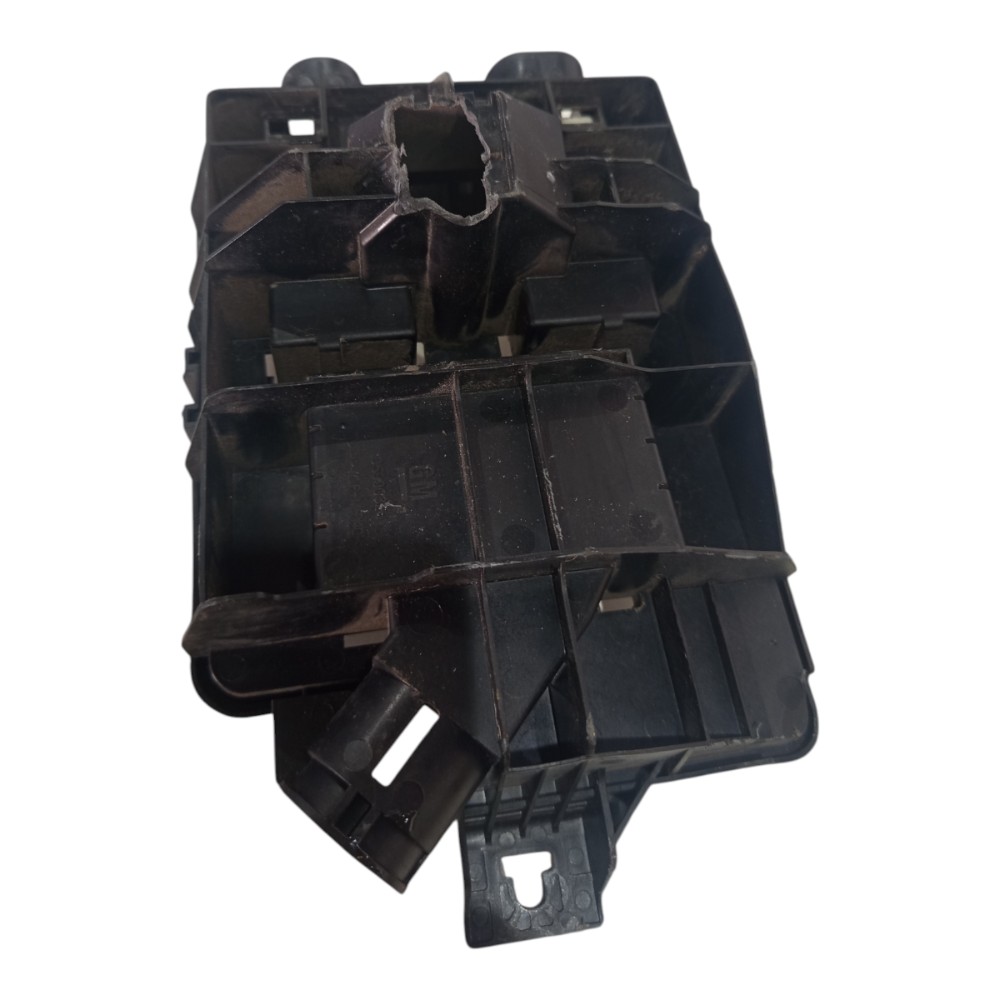 Suporte Caixa fusíveis Chevrolet GM sonic 2012 2013 2014 1