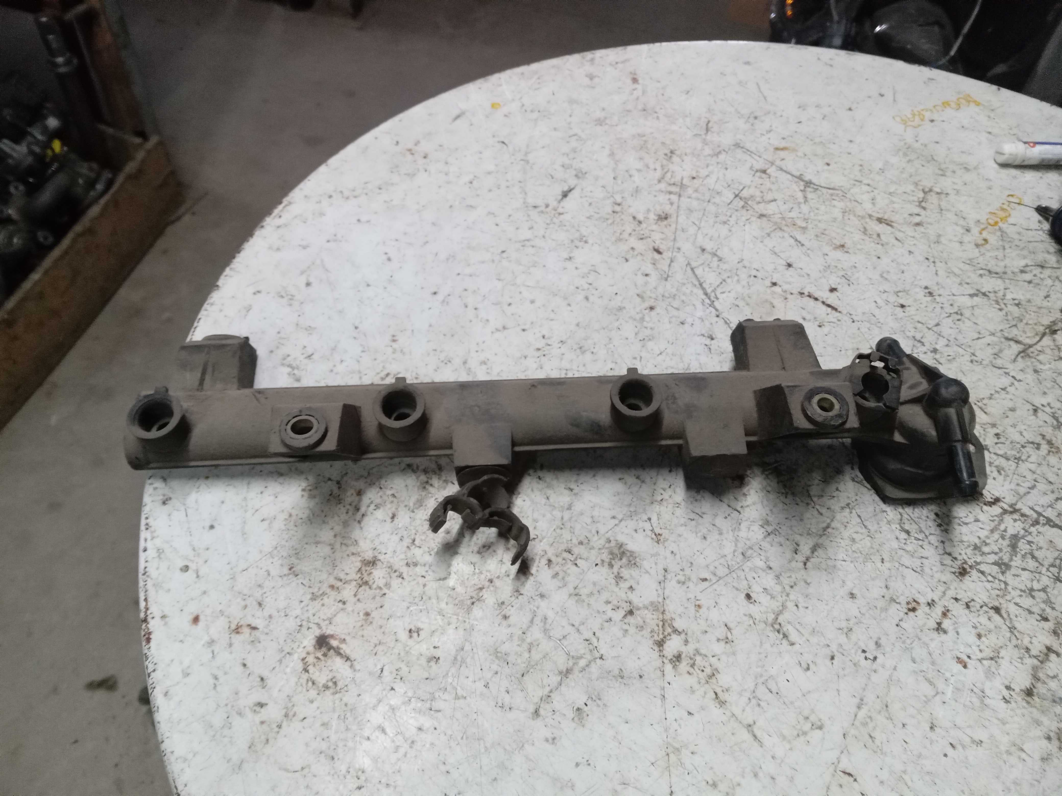 FLAUTA BICO INJETORES PEUGEOT 406 OU 306 OU CITROEN 1