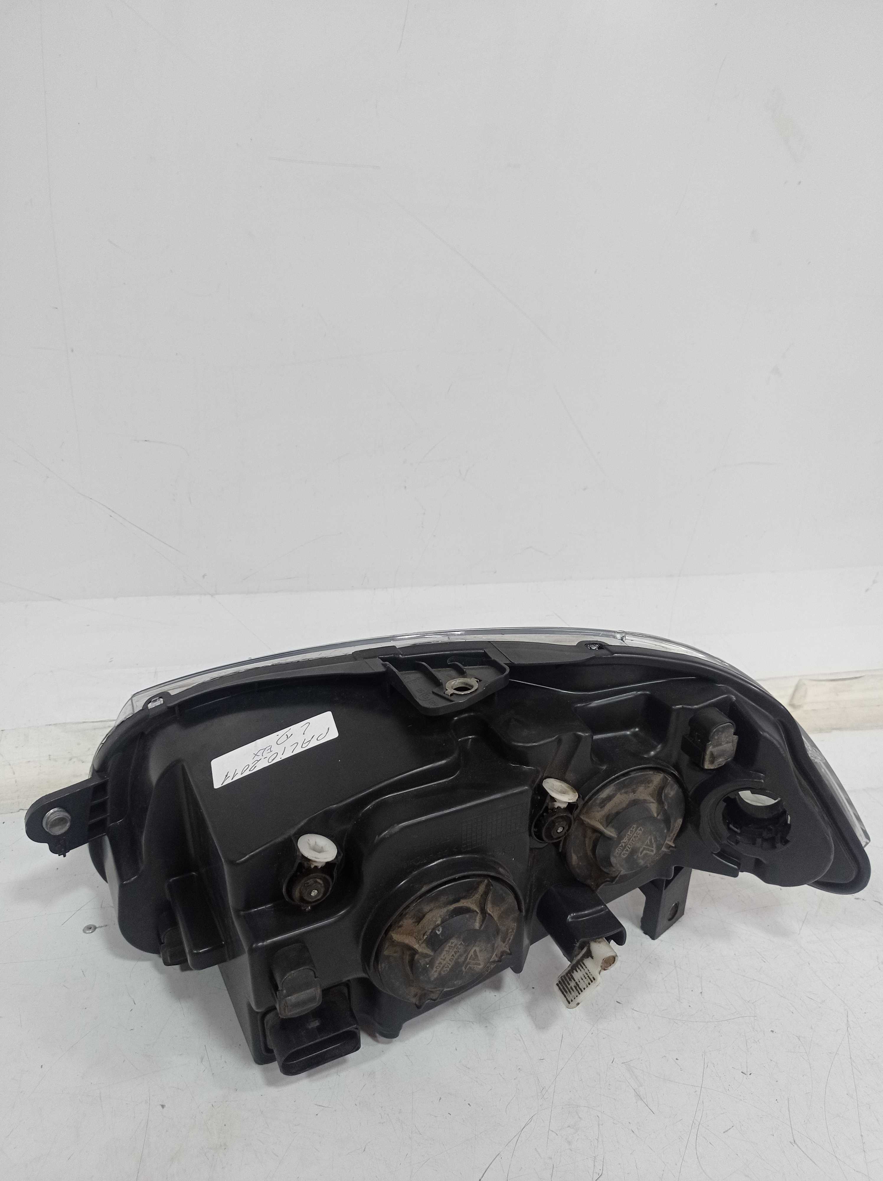 FAROL DIREITO FIAT PALIO ELX 2011 RECUPERADO 3