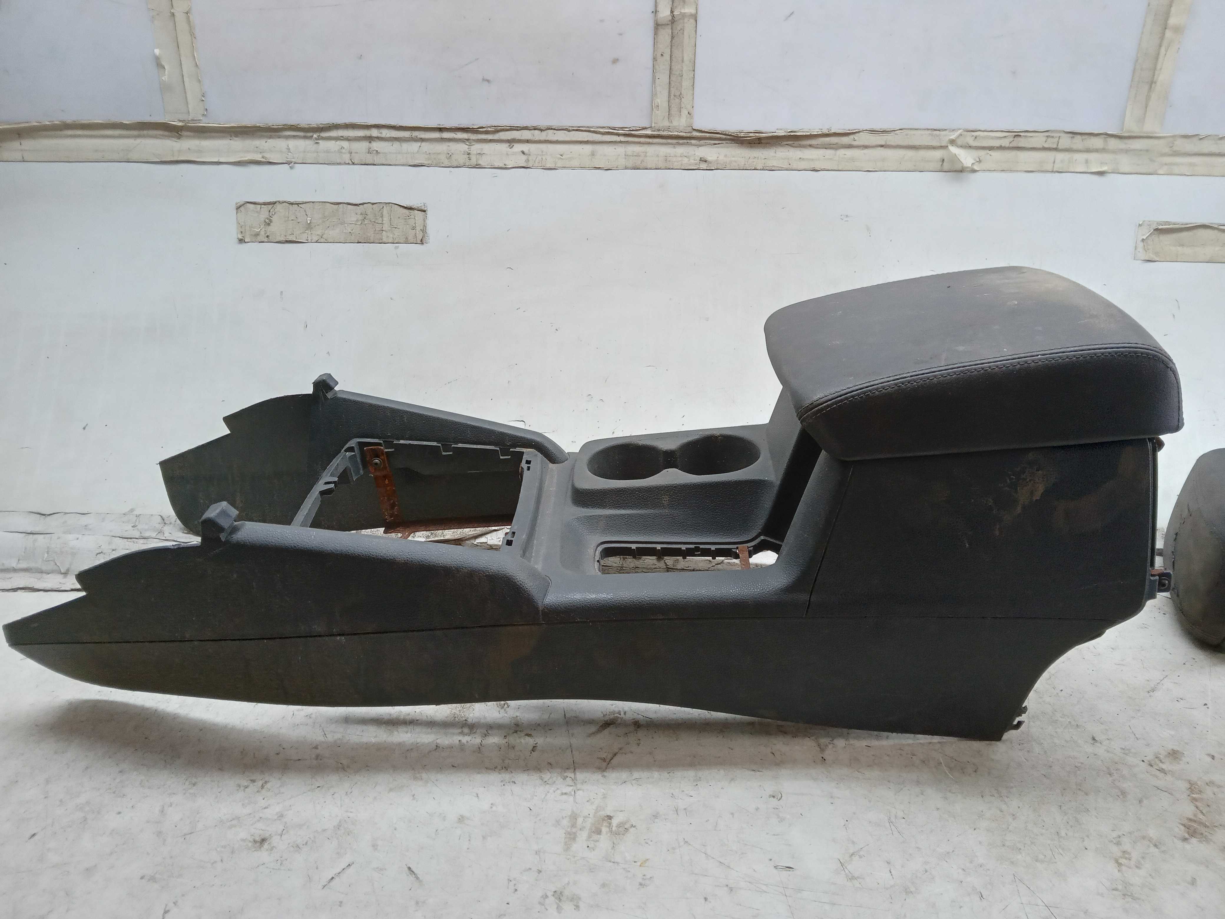 CONSOLE CENTRAL APOIO BRAÇO VW AMAROK 2016 1