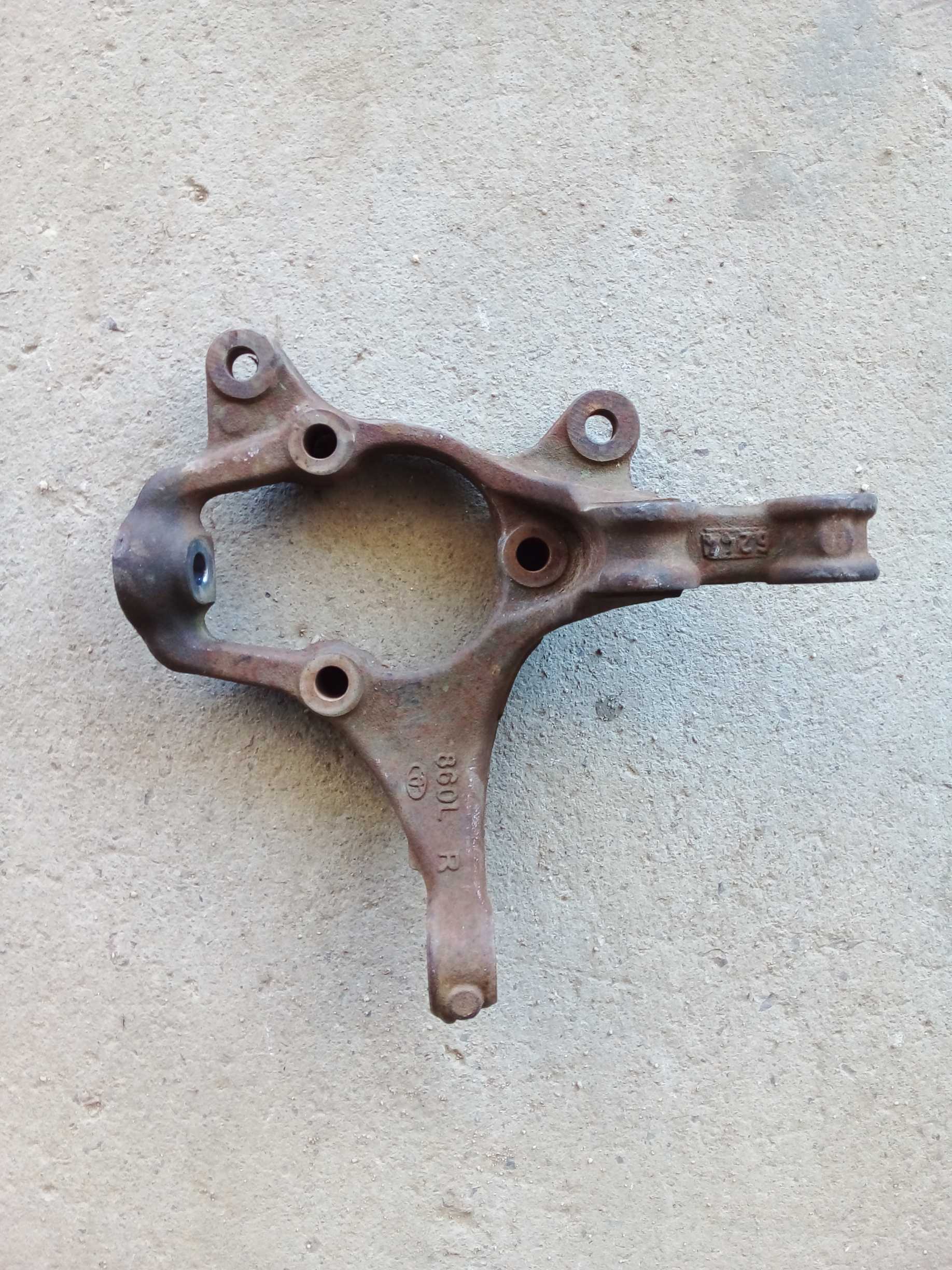 CUBO MONTANTE DIANTEIRO DIREITO TOYOTA ETIOS 1