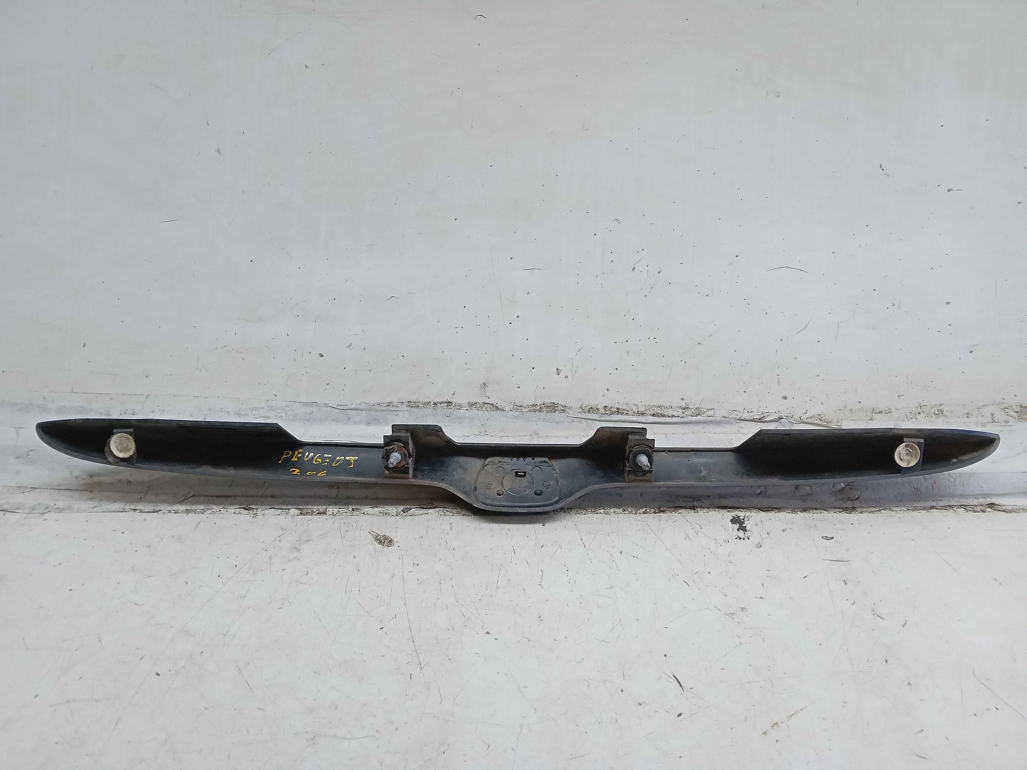 REGUA FRISO TAMPA TRASEIRA PEUGEOT 206 2000 2