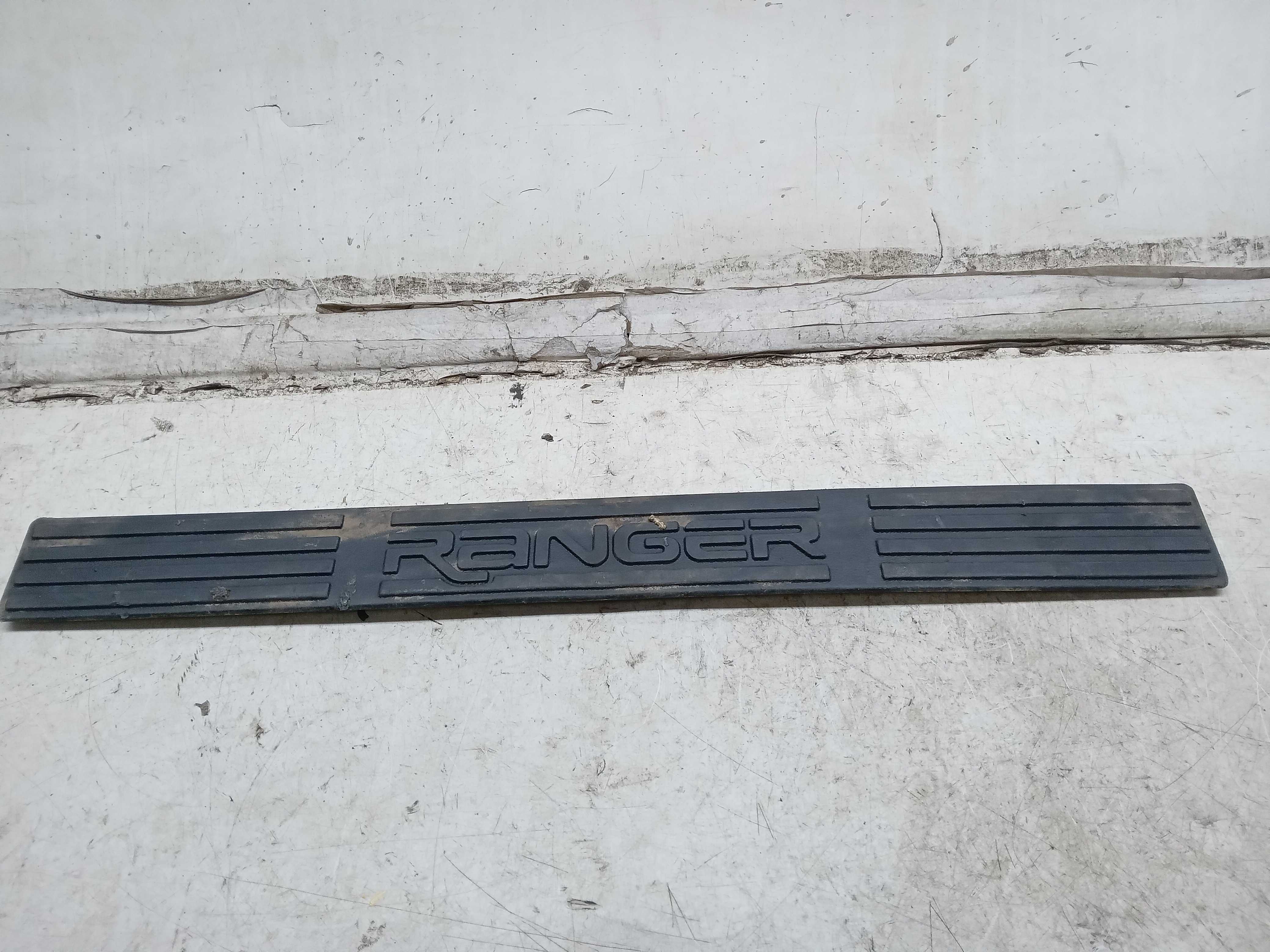 SOLEIRA EXTERNA DIANTEIRA LD FORD RANGER 2011