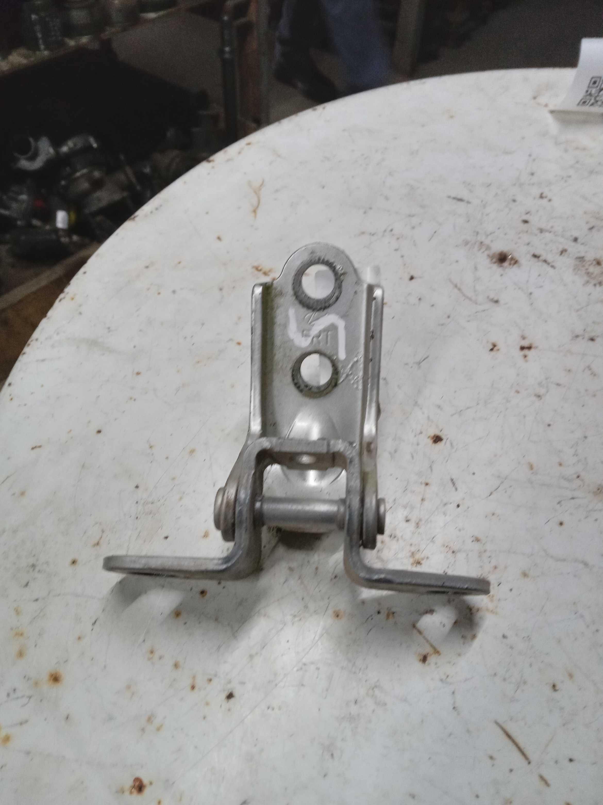 DOBRADIÇA SUPERIOR PORTA HYUNDAI IX35 2015 3
