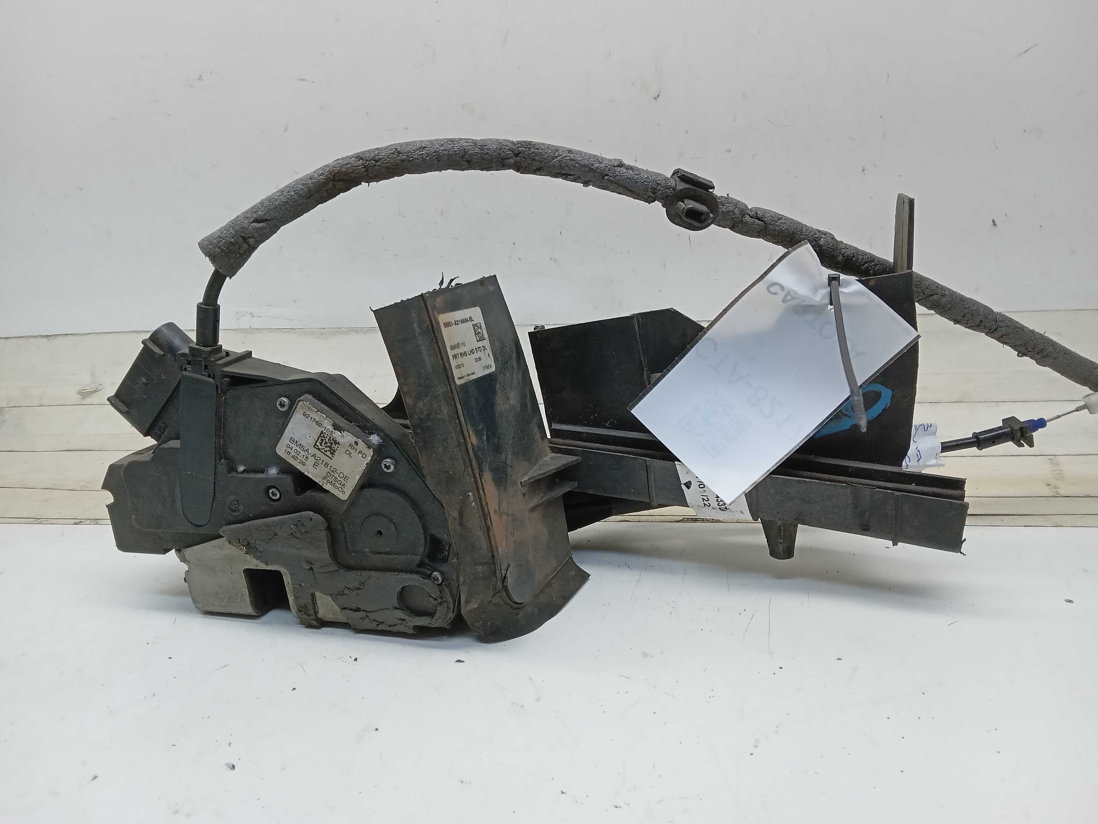 FECHADURA GUIA VIDRO PORTA DIANTEIRA LD FORD  FOCUS 2014 2