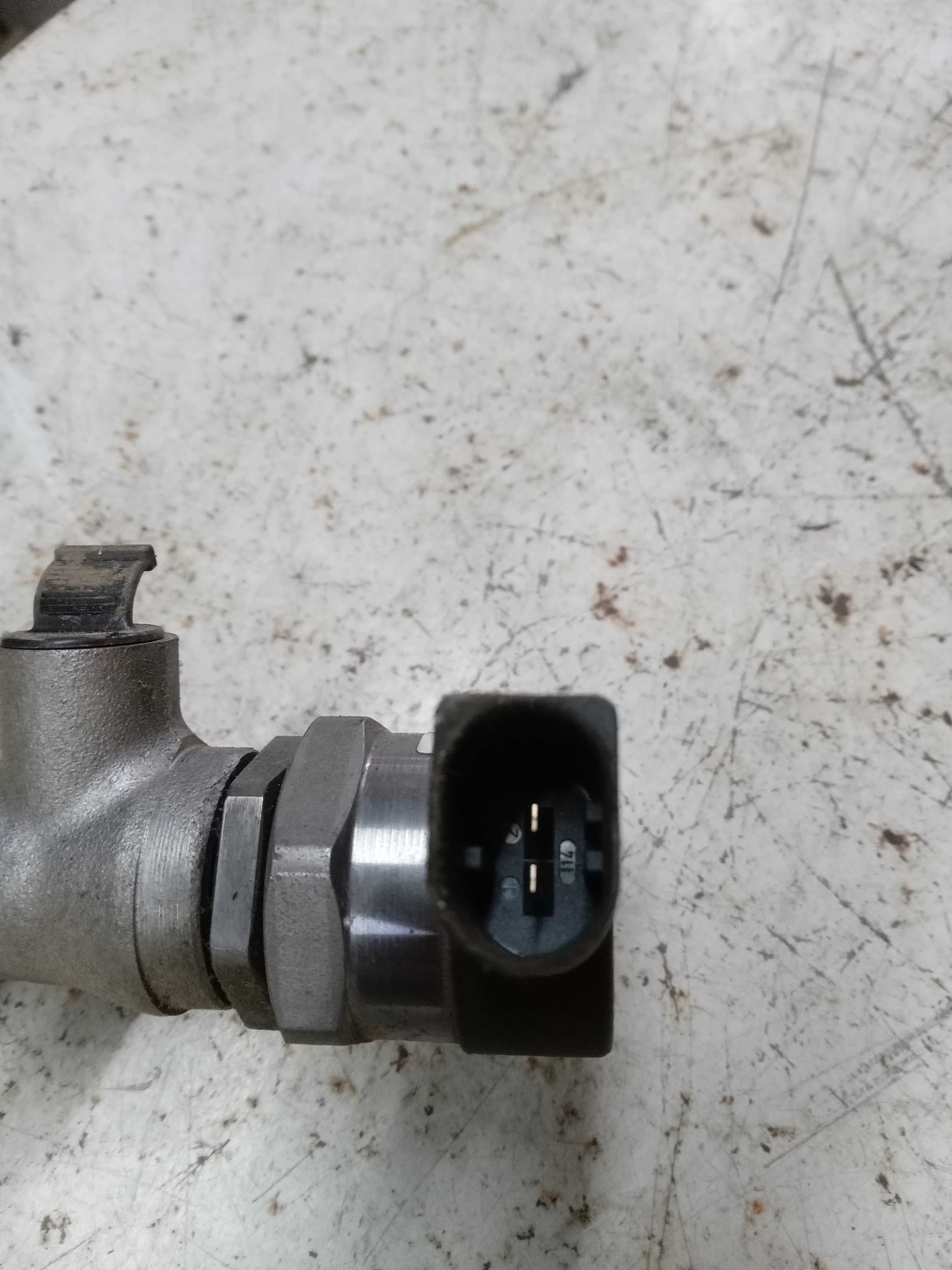 FLAUTA BICO INJEÇÃO COM SENSOR COMBUSTÍVEL VW AMAROK V6 2017 2