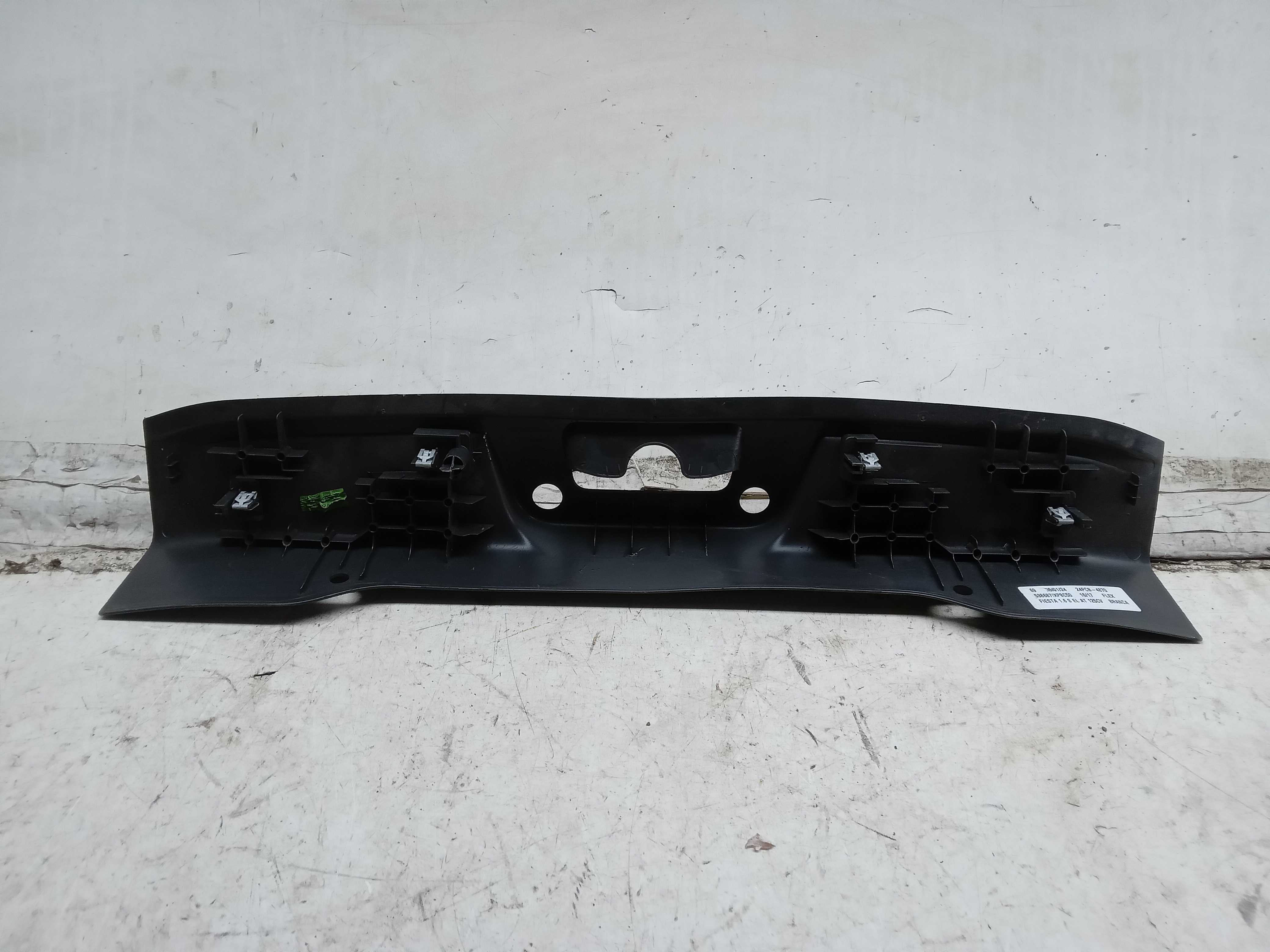 ACABAMENTO MOLDURA PORTA MALAS FORD NEW FIESTA 2016/17 2