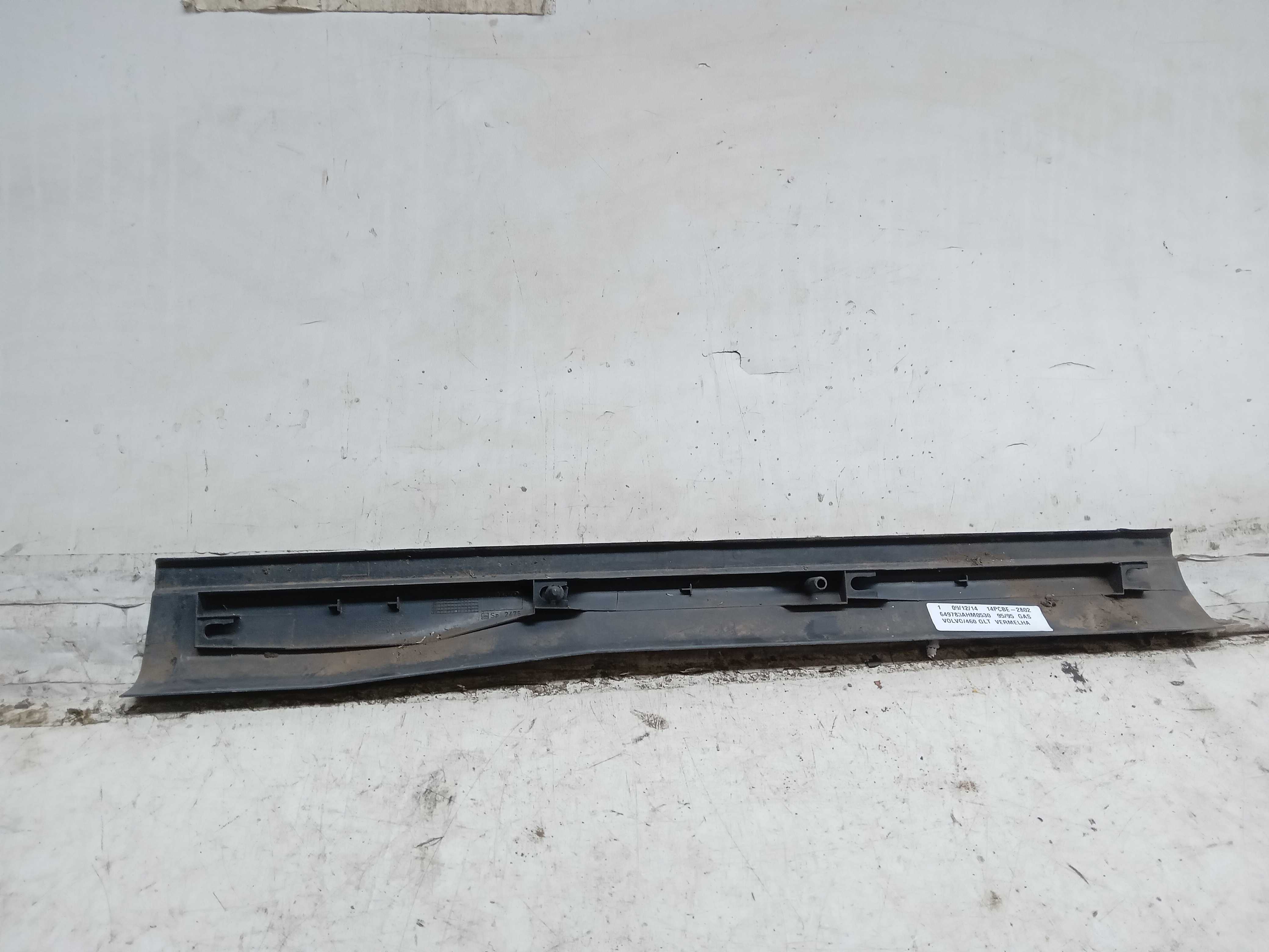 ACABAMENTO MOLDURA SOLEIRA PORTA VOLVO 460 1995 2