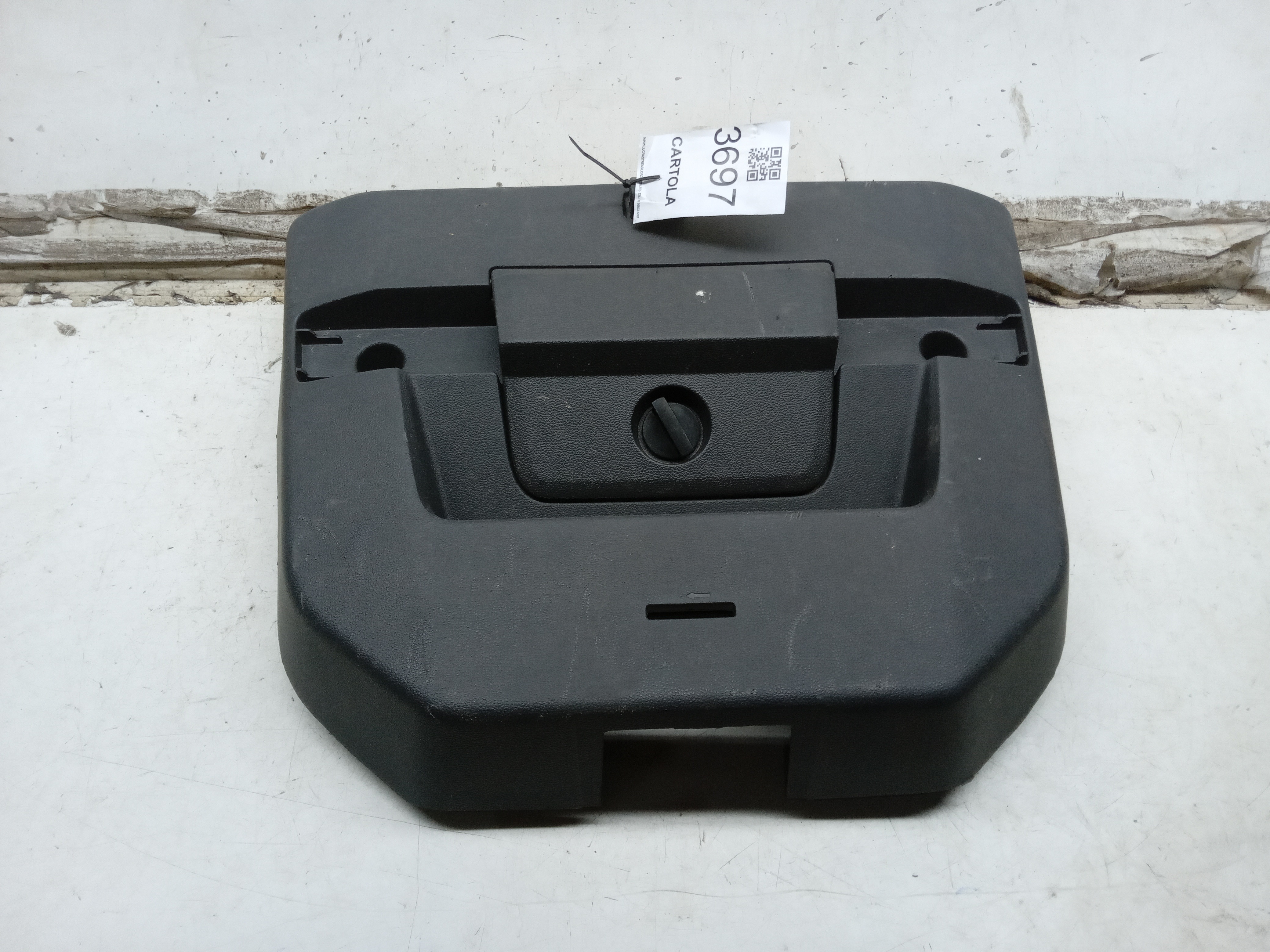 MOLDURA ACABAMENTO TAMPA TRASEIRA PORTA MALAS VW POLO 2020 1