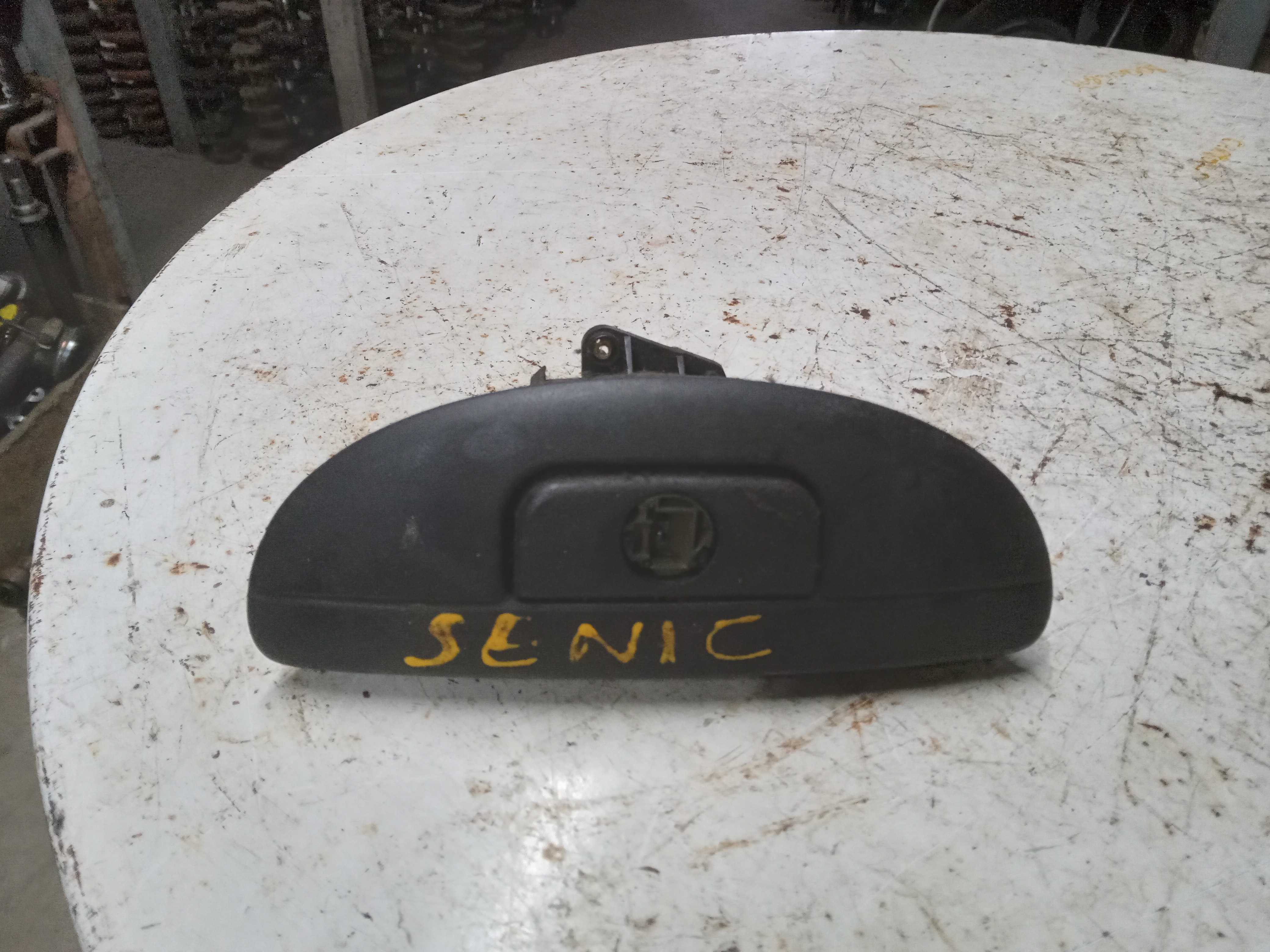 MAÇANETA EXTERNA TAMPA TRASEIRA RENAULT SCENIC 1