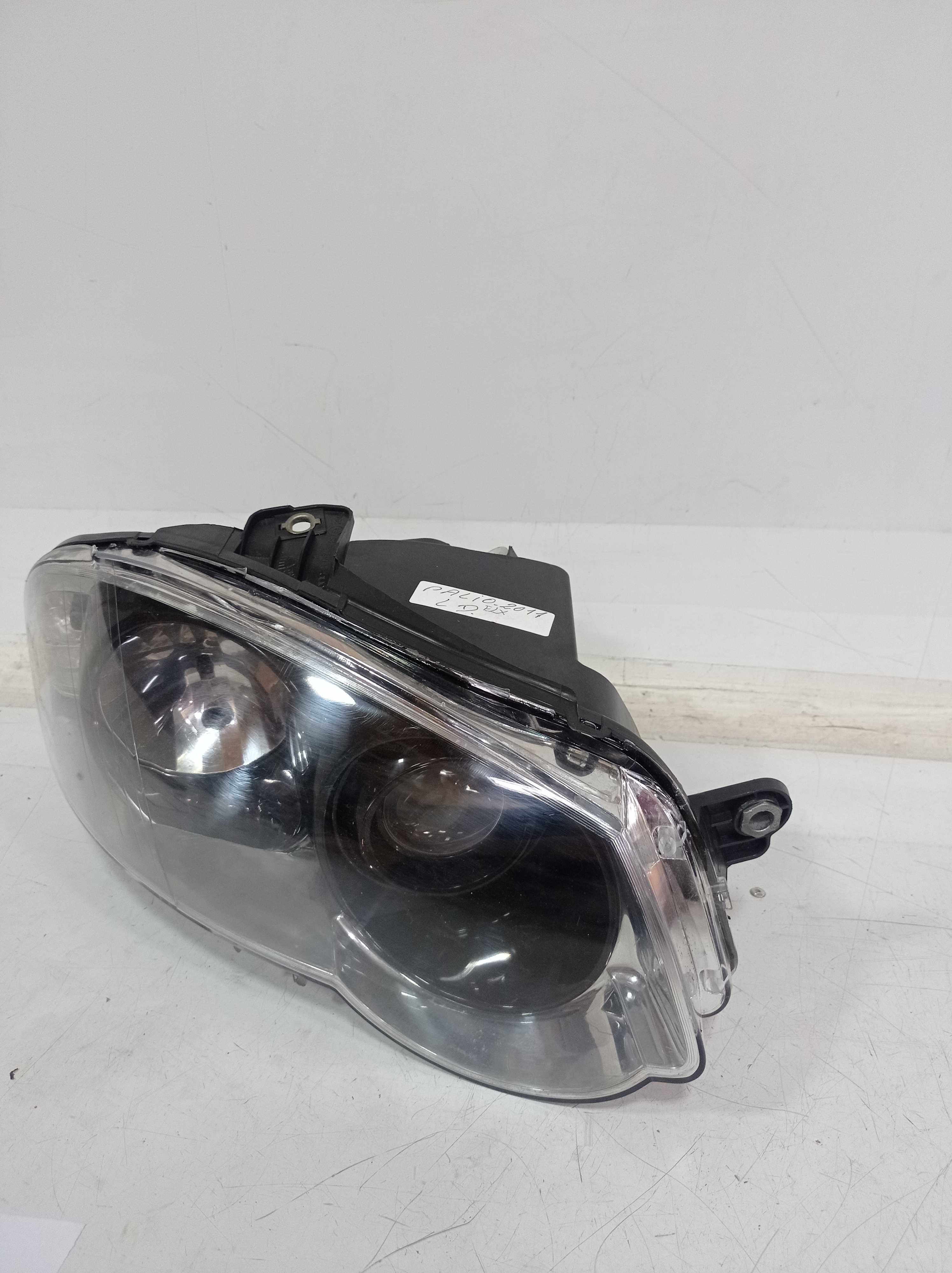 FAROL DIREITO FIAT PALIO ELX 2011 RECUPERADO