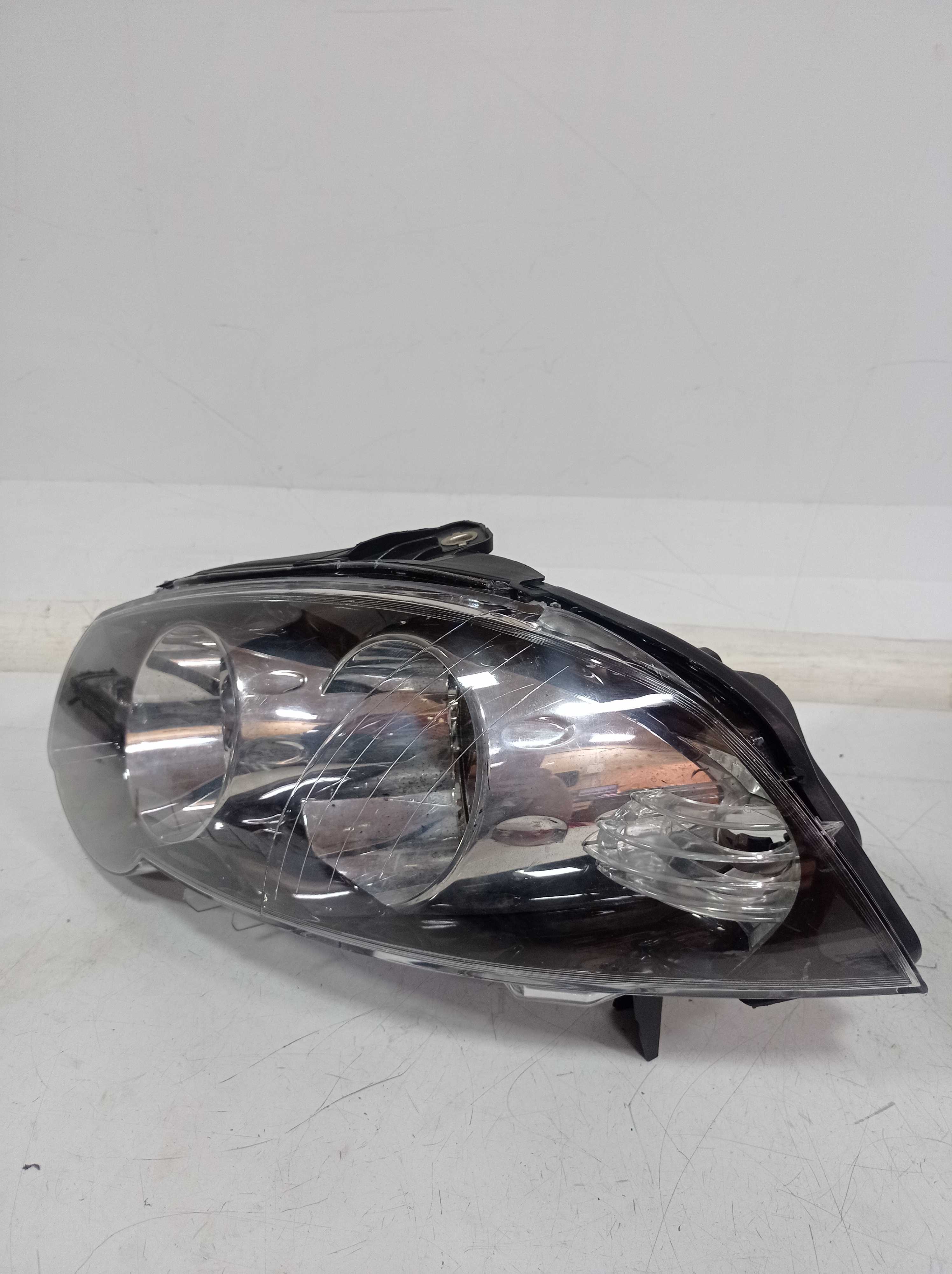 FAROL ESQUERDO FIAT PALIO 2011 RECUPERADO 3