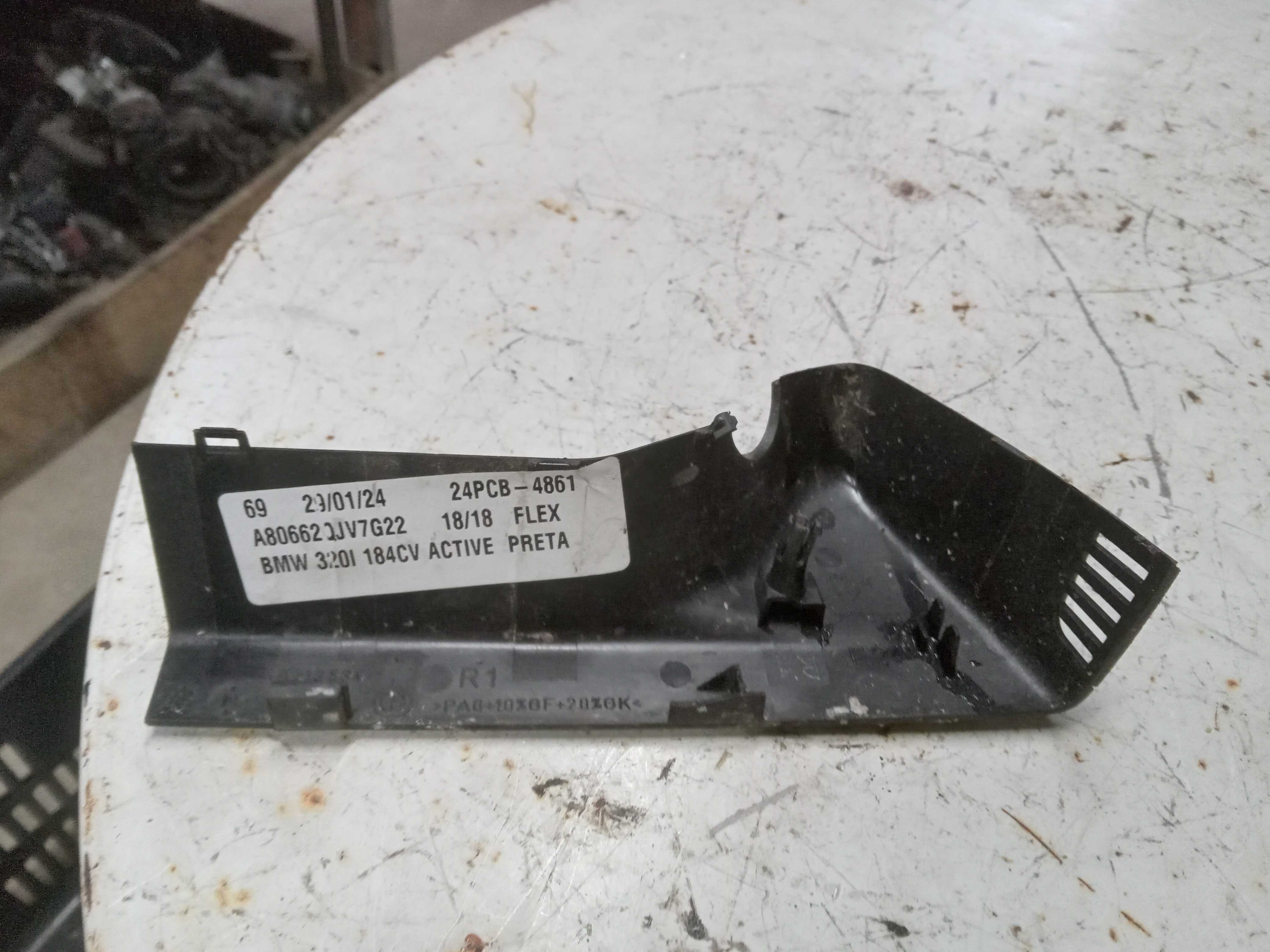 ACABAMENTO INTERNO RETROVISOR DIREITO BMW 320I 2018 1