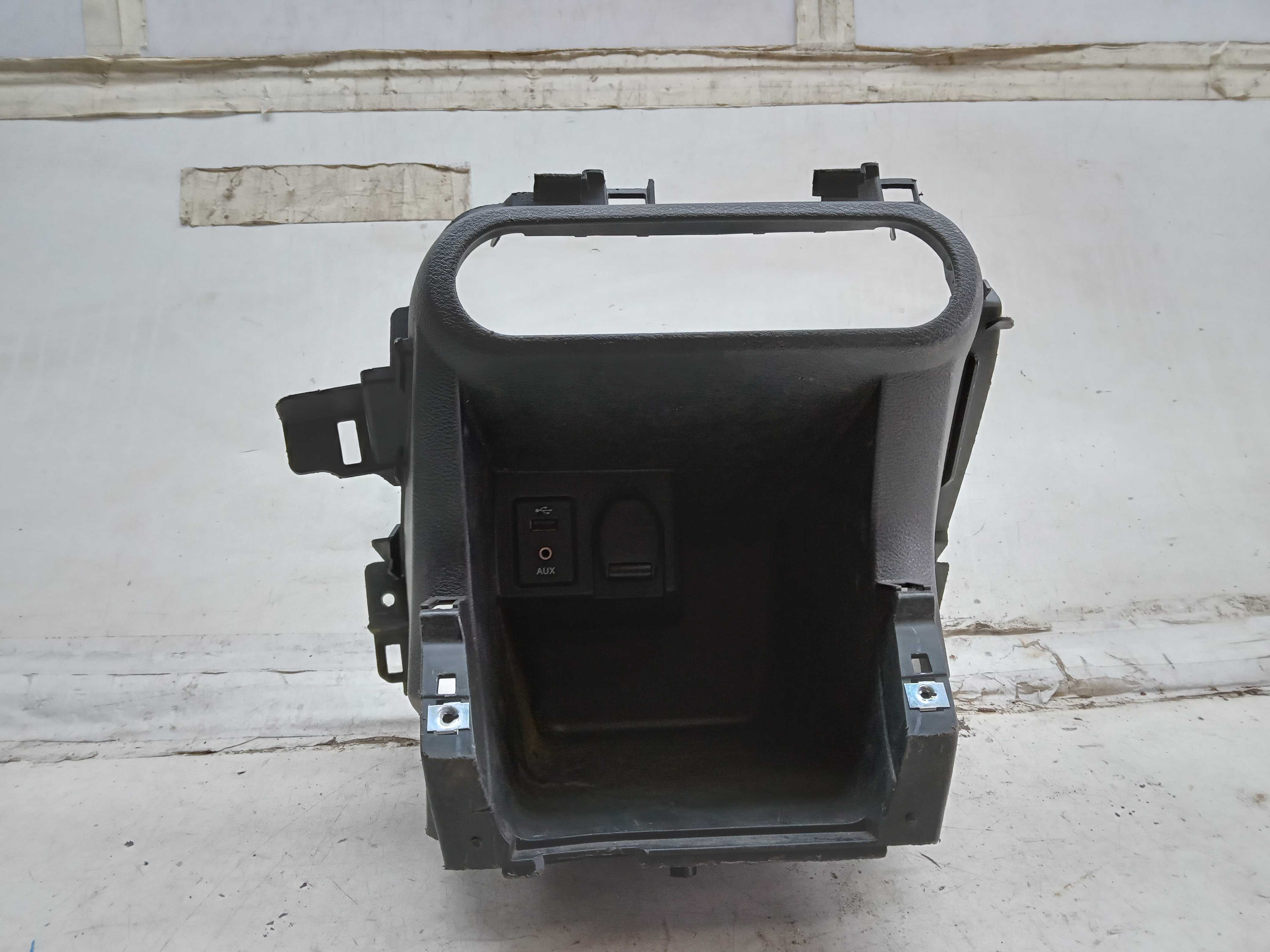 CONSOLE CENTRAL NISSAN KICKS 2020 1